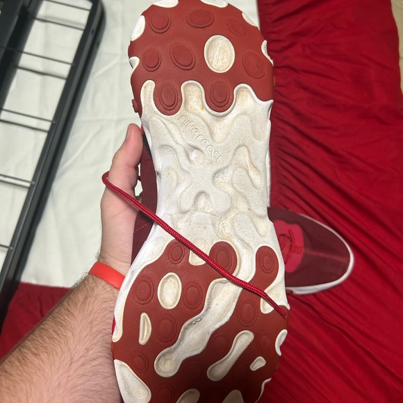 Nike red react - Picture 2 of 4